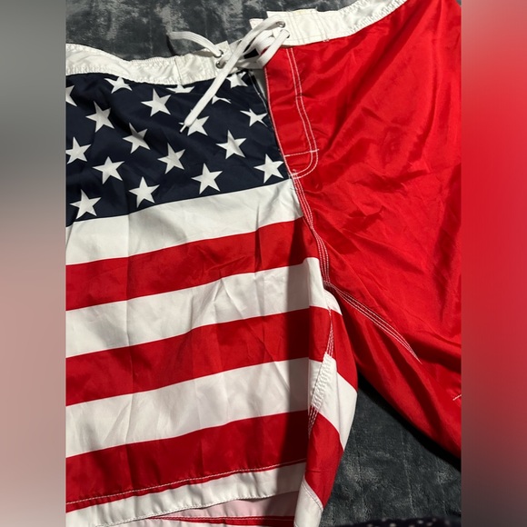 Men’s Old Navy Swim Surf Trunks Shorts Size 2XL USA Red White Blue Flag. - Picture 3 of 6